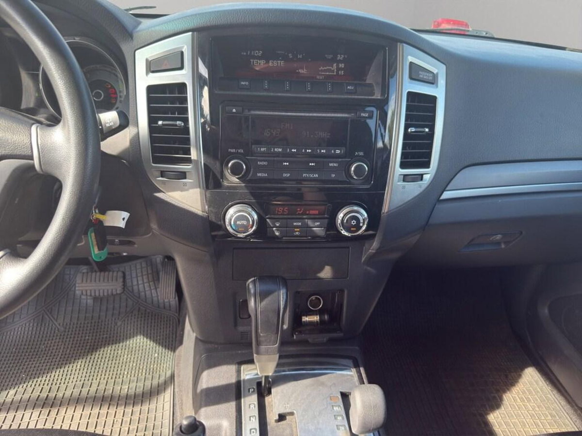 Mitsubishi Pajero 3.2 DI-D 16V aut. 5p. Intense DPF (12)