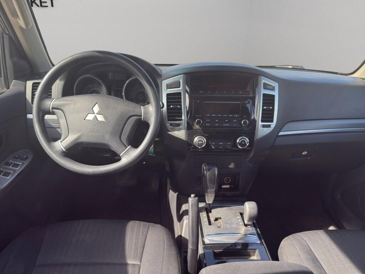Mitsubishi Pajero 3.2 DI-D 16V aut. 5p. Intense DPF (15)