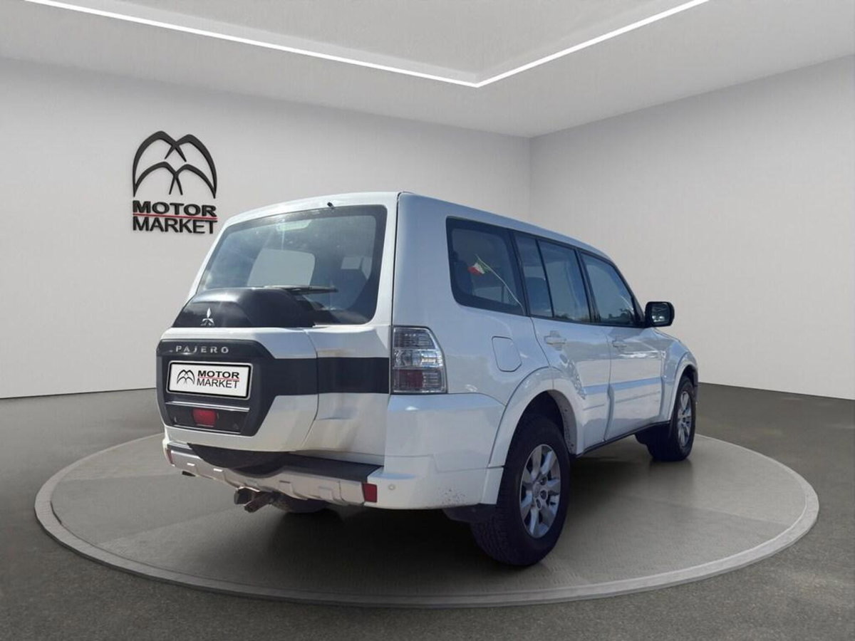 Mitsubishi Pajero 3.2 DI-D 16V aut. 5p. Intense DPF (7)