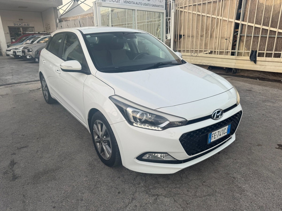 Hyundai i20 1.4 CRDi 5p. Active Login (2)