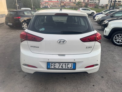 Hyundai i20 1.4 CRDi 5p. Active Login (4)