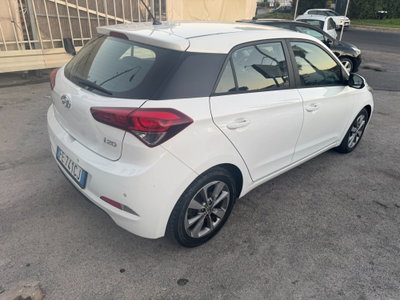 Hyundai i20 1.4 CRDi 5p. Active Login (6)