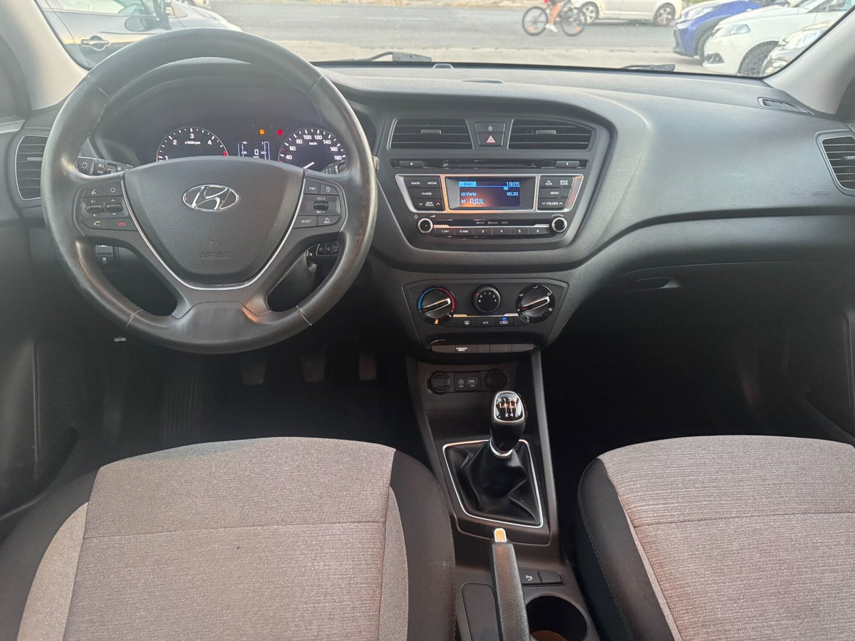 Hyundai i20 1.4 CRDi 5p. Active Login (7)