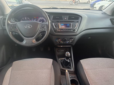 Hyundai i20 1.4 CRDi 5p. Active Login (7)