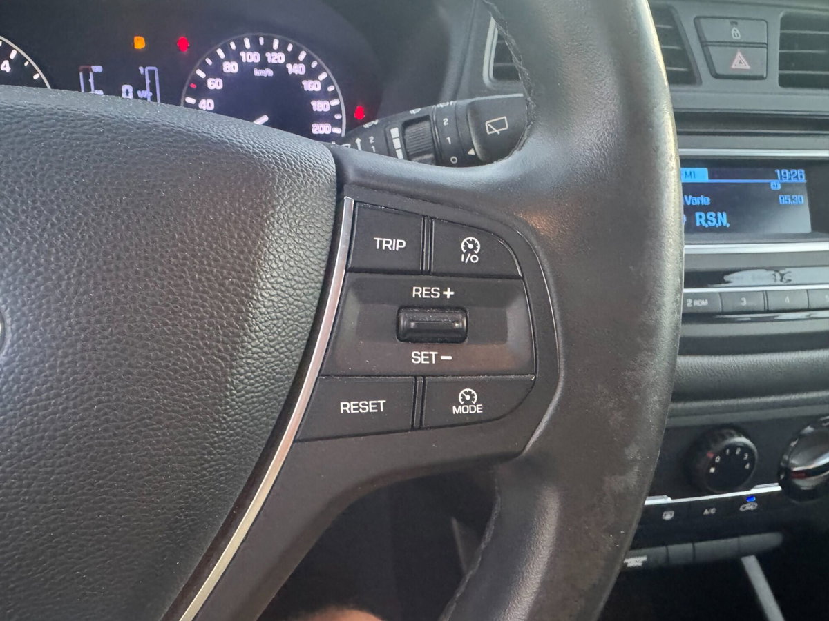 Hyundai i20 1.4 CRDi 5p. Active Login (9)