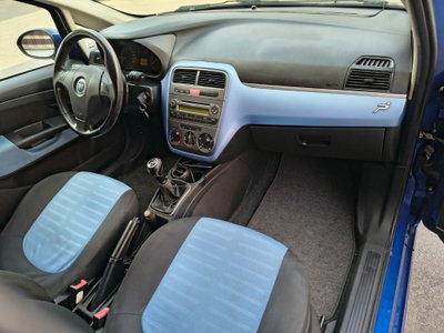 Fiat Grande Punto 1.3 MJT 75 CV 5 porte Dynamic (16)