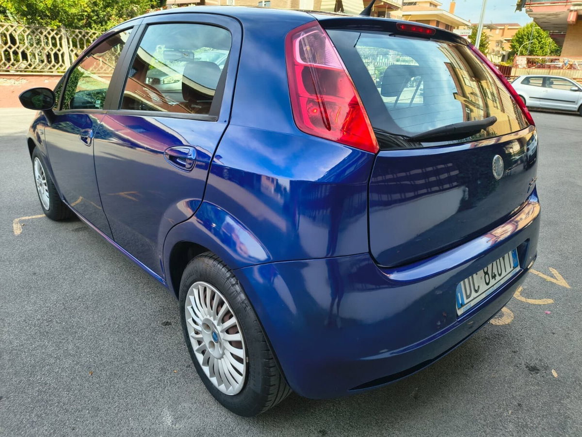Fiat Grande Punto 1.3 MJT 75 CV 5 porte Dynamic (8)