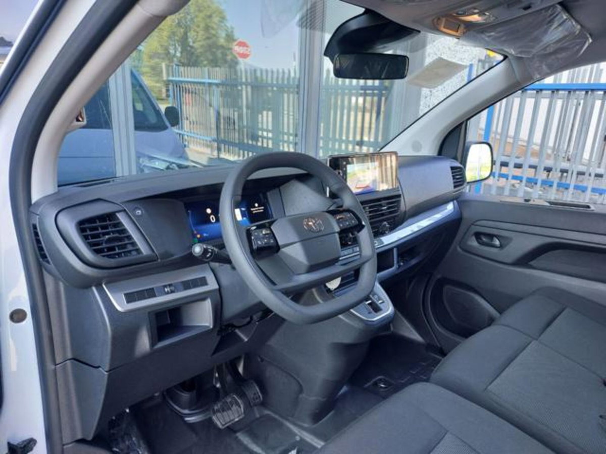 Toyota Proace 2.2d 180cv S&S 14q L1 S Comfort auto (9)