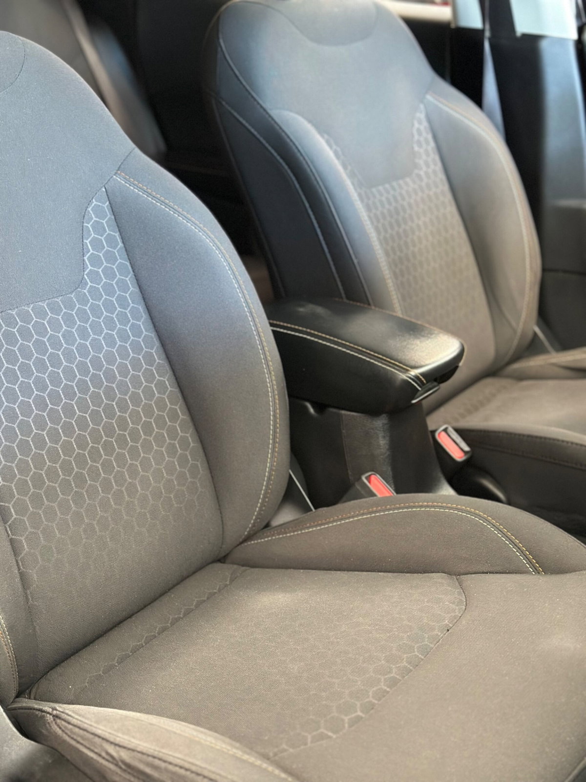 Jeep Compass 1.6 Multijet II 2WD Business (12)