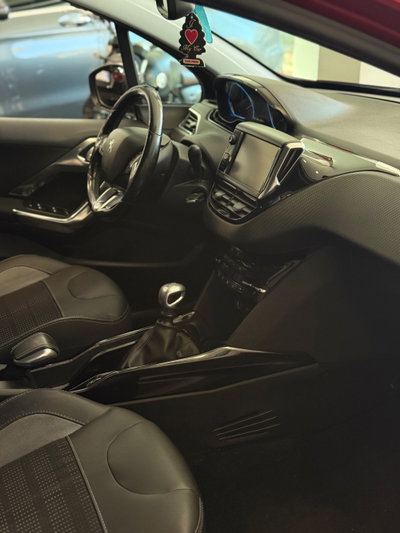 Peugeot 2008 120 S&S Allure (11)