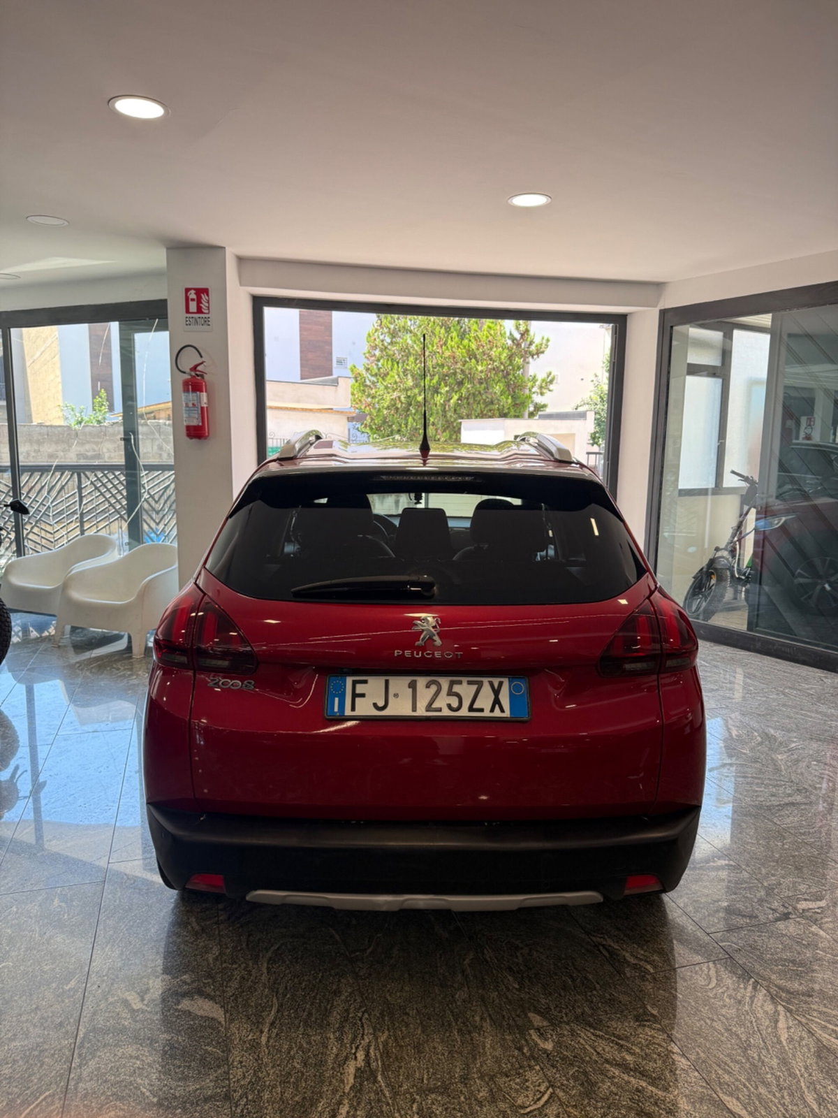 Peugeot 2008 120 S&S Allure (5)