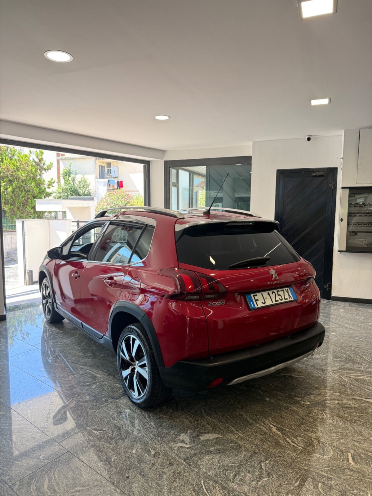 Peugeot 2008 120 S&S Allure (6)