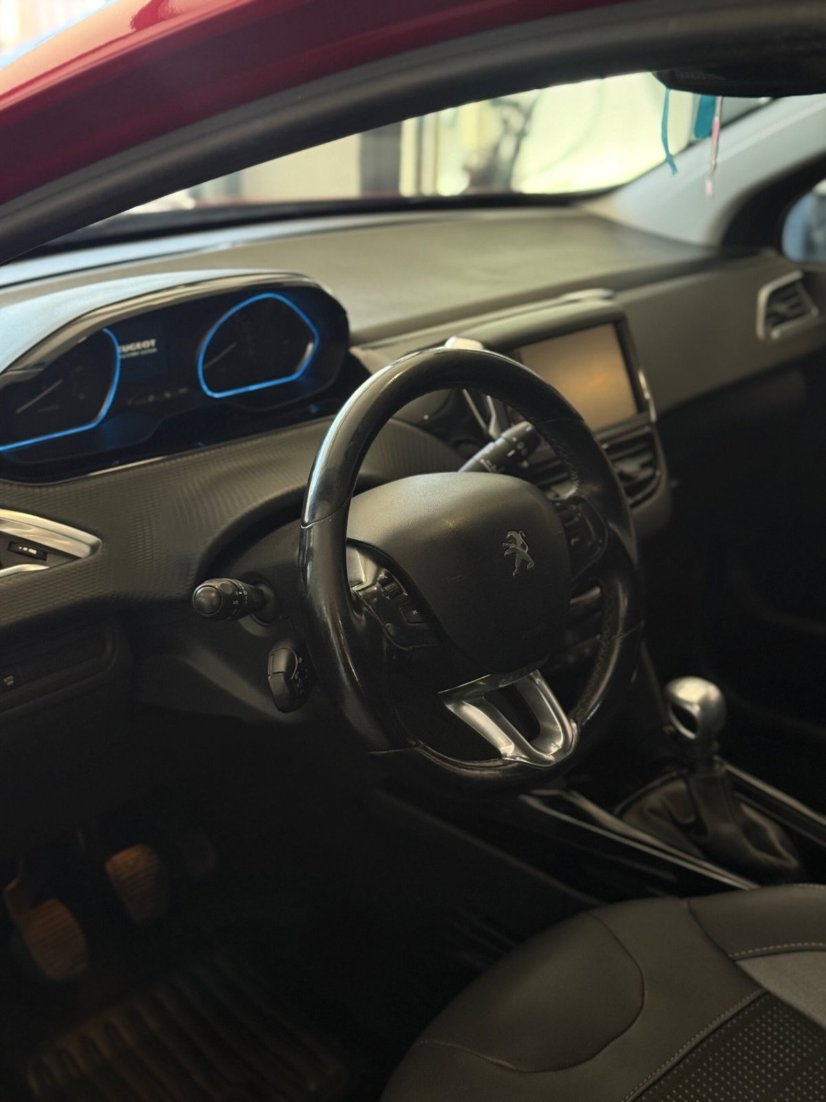 Peugeot 2008 120 S&S Allure (7)