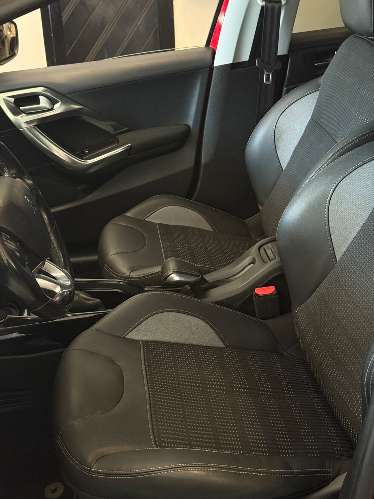 Peugeot 2008 120 S&S Allure (8)