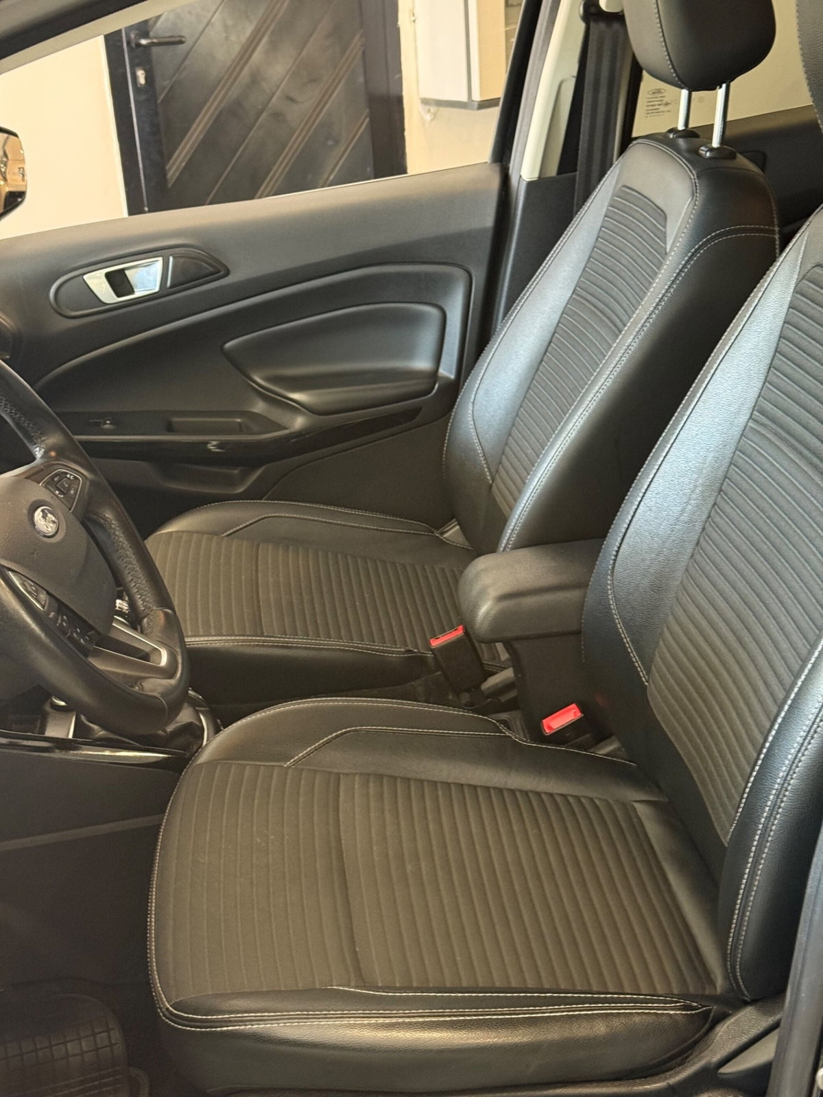 Ford EcoSport 1.5 TDCi 100 CV Start&Stop Titanium (8)