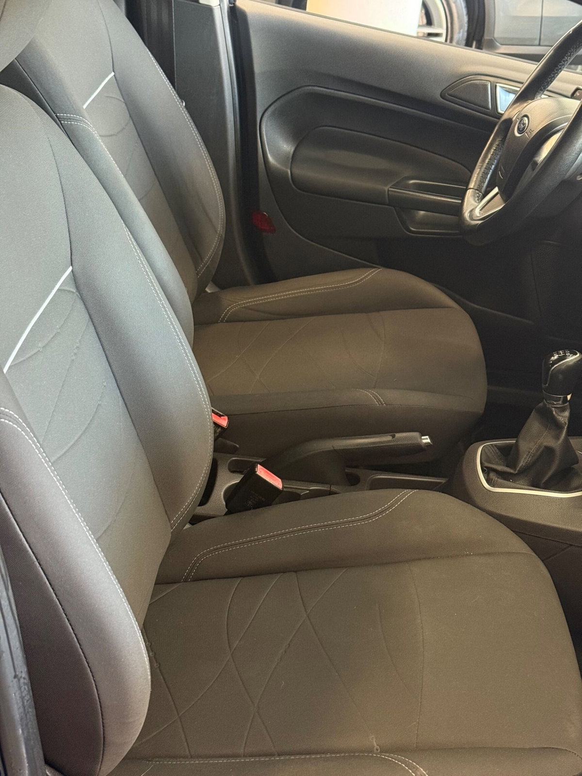 Ford Fiesta 1.5 TDCi 75CV 5 porte Titanium (11)