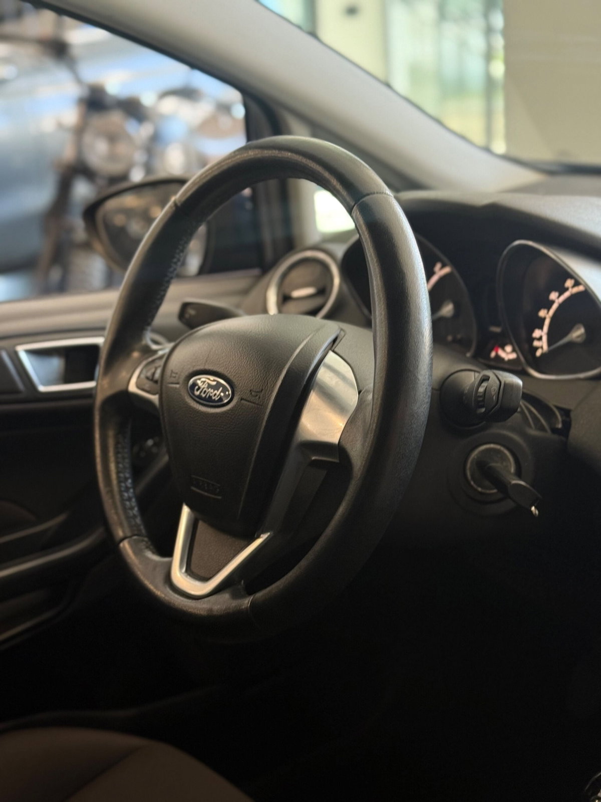 Ford Fiesta 1.5 TDCi 75CV 5 porte Titanium (12)