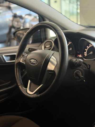 Ford Fiesta 1.5 TDCi 75CV 5 porte Titanium (12)