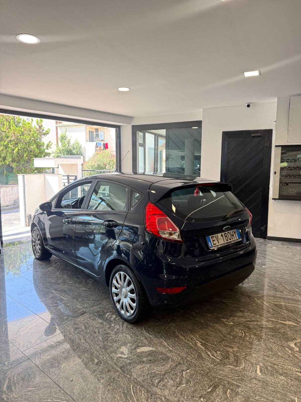 Ford Fiesta 1.5 TDCi 75CV 5 porte Titanium (5)