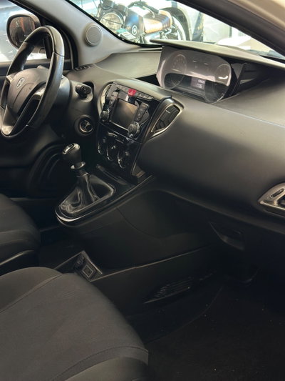 Lancia Ypsilon 1.2 69 CV 5 porte GPL Ecochic Gold (11)