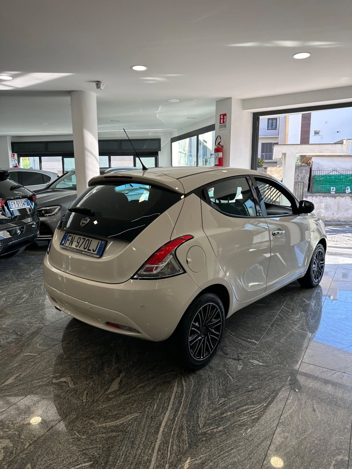 Lancia Ypsilon 1.2 69 CV 5 porte GPL Ecochic Gold (4)