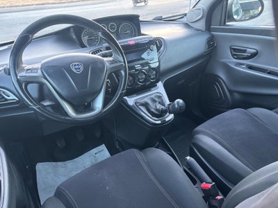 Lancia Ypsilon 1.2 69 CV 5 porte Platinum (10)