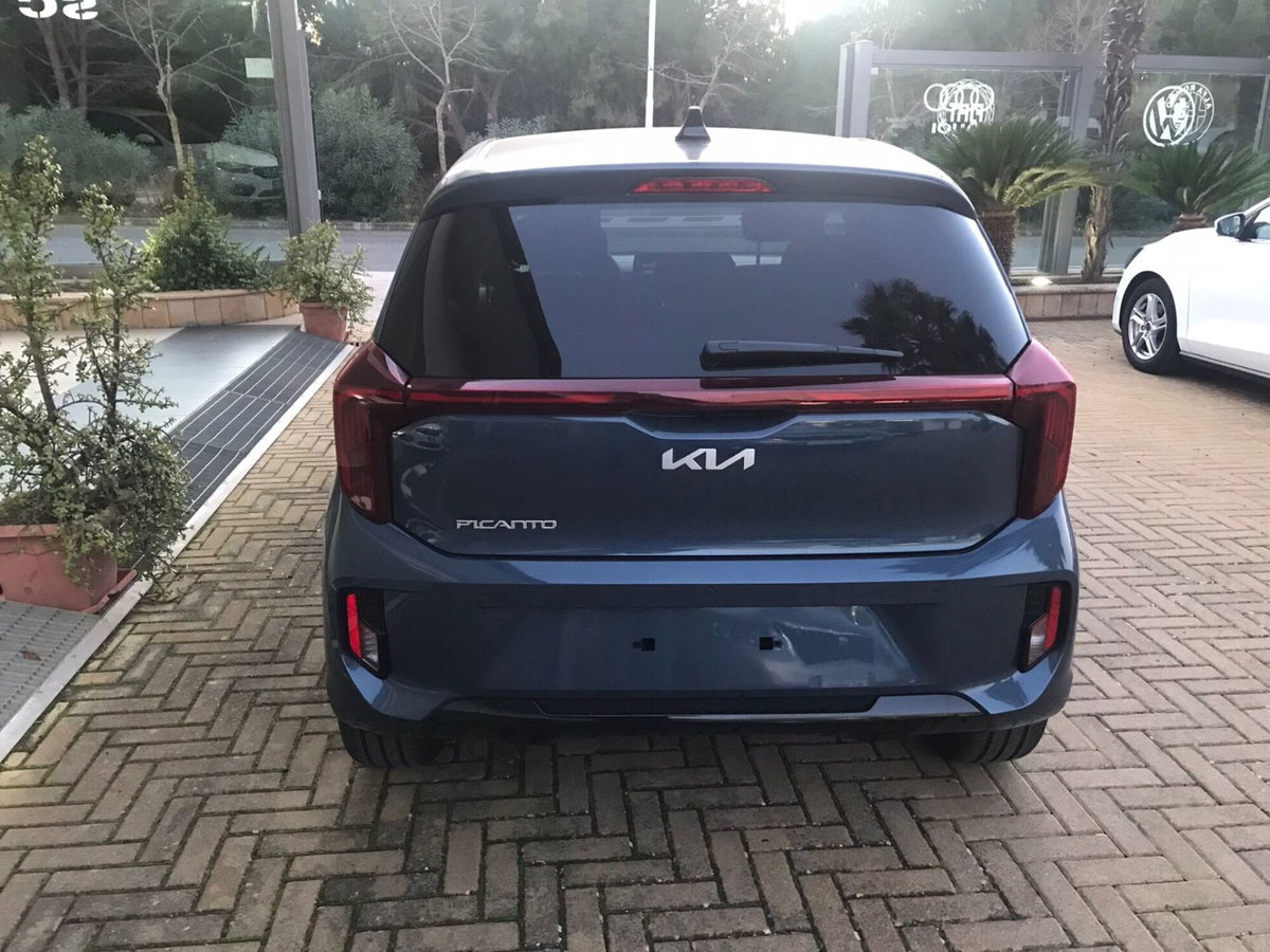 Kia Picanto 1.0 gdi Urban (3)