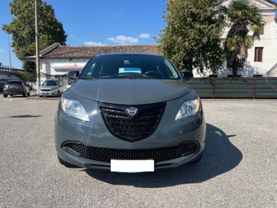 Lancia Ypsilon 1.2 69 CV 5 porte Gold (2)