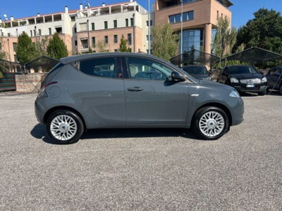 Lancia Ypsilon 1.2 69 CV 5 porte Gold (4)