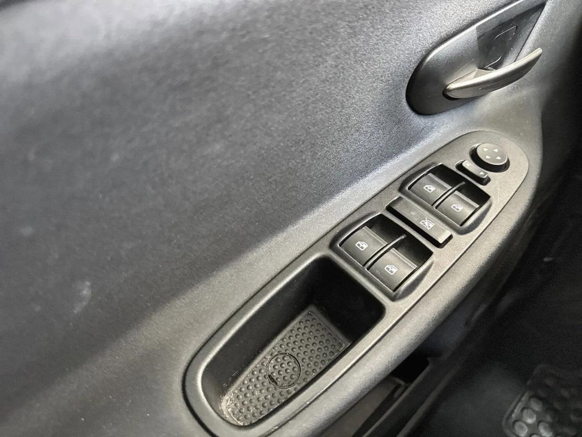 Lancia Ypsilon 1.0 FireFly 5 porte S&S Hybrid Maryne (13)