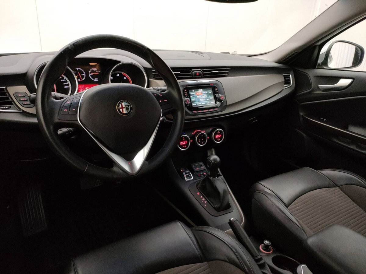 Alfa Romeo Giulietta 2.0 JTDm Exclusive 175cv tct E6 (11)