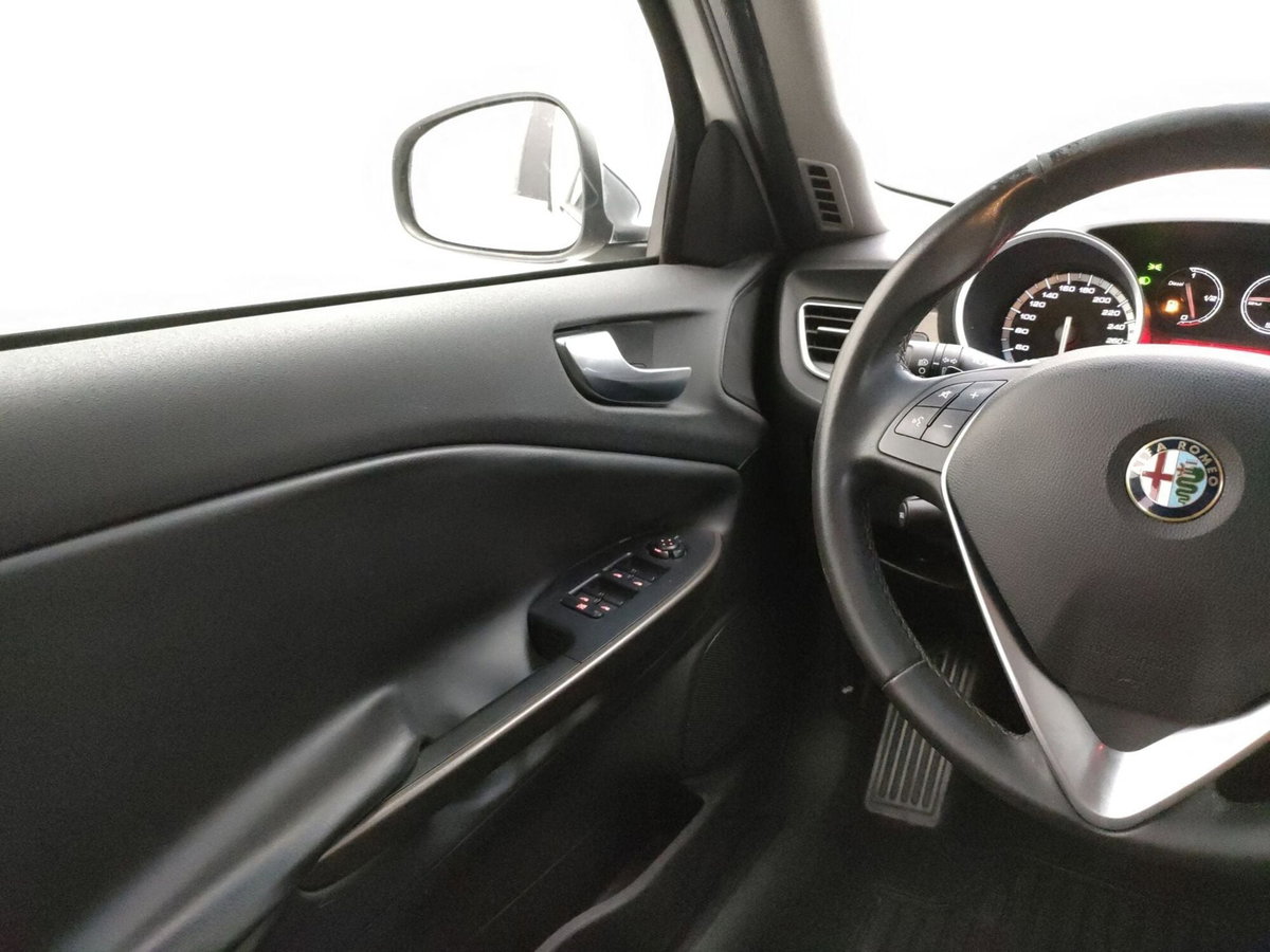 Alfa Romeo Giulietta 2.0 JTDm Exclusive 175cv tct E6 (14)