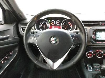 Alfa Romeo Giulietta 2.0 JTDm Exclusive 175cv tct E6 (16)