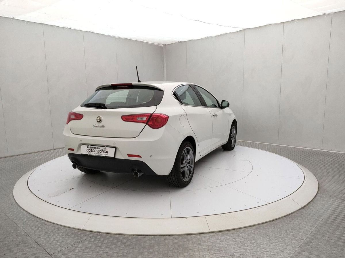 Alfa Romeo Giulietta 2.0 JTDm Exclusive 175cv tct E6 (4)