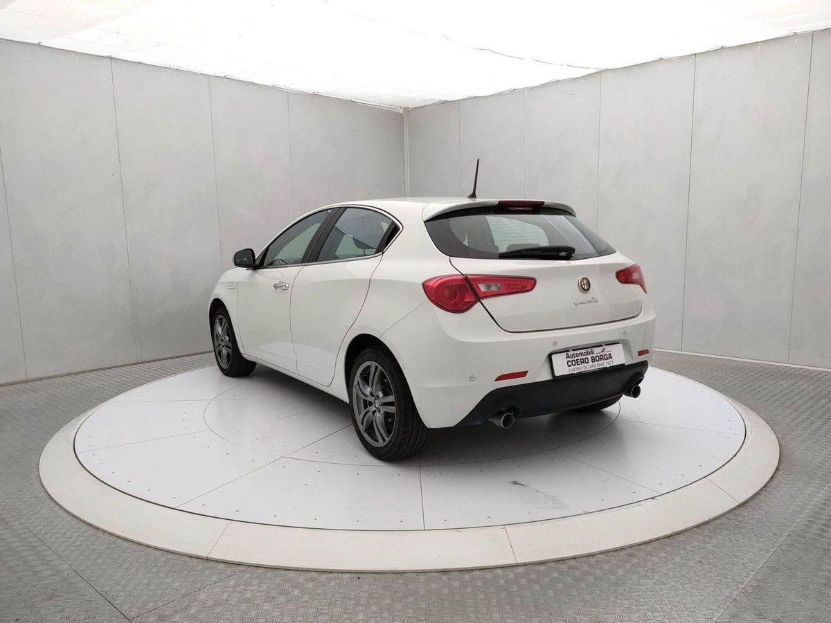 Alfa Romeo Giulietta 2.0 JTDm Exclusive 175cv tct E6 (5)