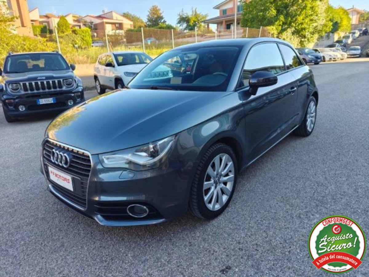 Audi A1 1.2 TFSI Attraction (2)