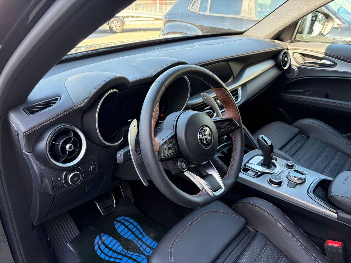 Alfa Romeo Stelvio 2.2 t Intensa Q4 210cv auto (10)