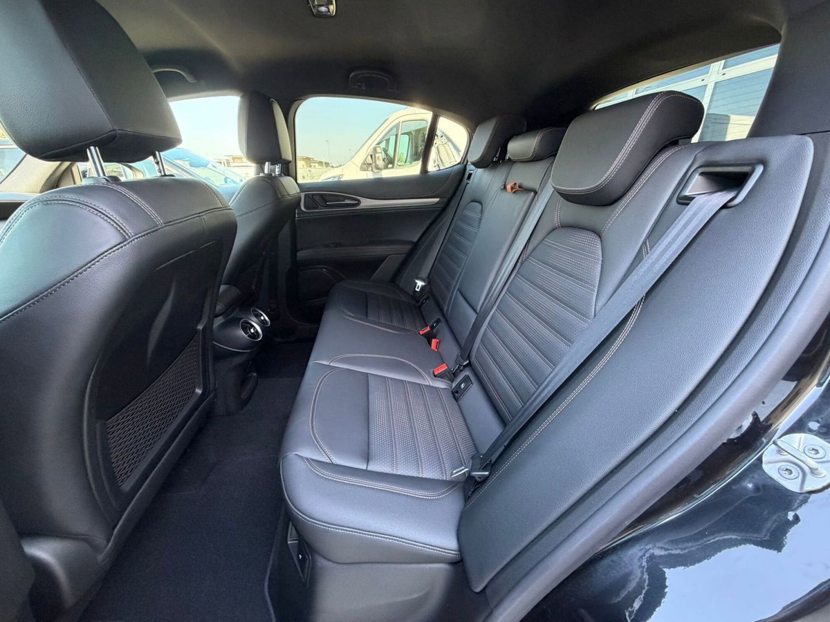 Alfa Romeo Stelvio 2.2 t Intensa Q4 210cv auto (19)