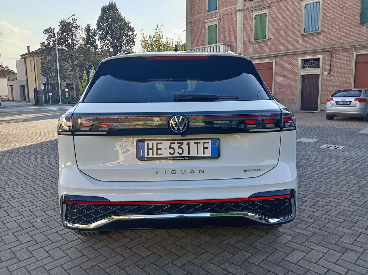 Volkswagen Tiguan 1.5 tsi ehybrid R-Line 204cv dsg (14)