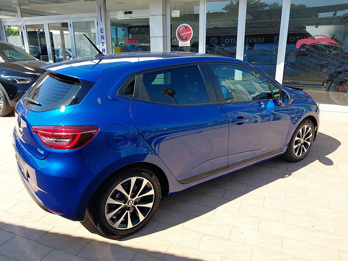 Renault Clio Full Hybrid E-Tech 140 CV 5 porte Intens (5)