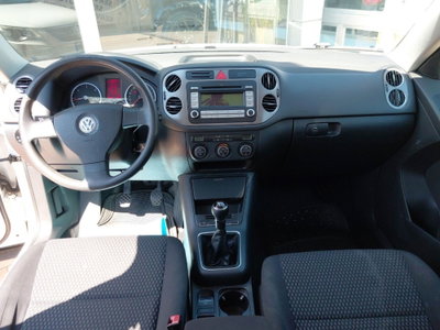 Volkswagen Tiguan 2.0 TDI DPF 4MOTION DSG R-Line (13)