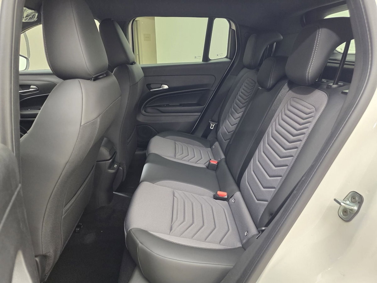 Jeep Avenger 1.2 turbo Altitude fwd 100cv (12)