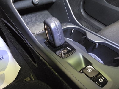 Volvo XC40 T3 Geartronic Momentum Core (19)
