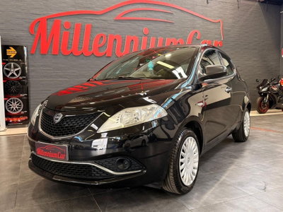 Lancia Ypsilon 1.2 69 CV 5 porte Elefantino usata