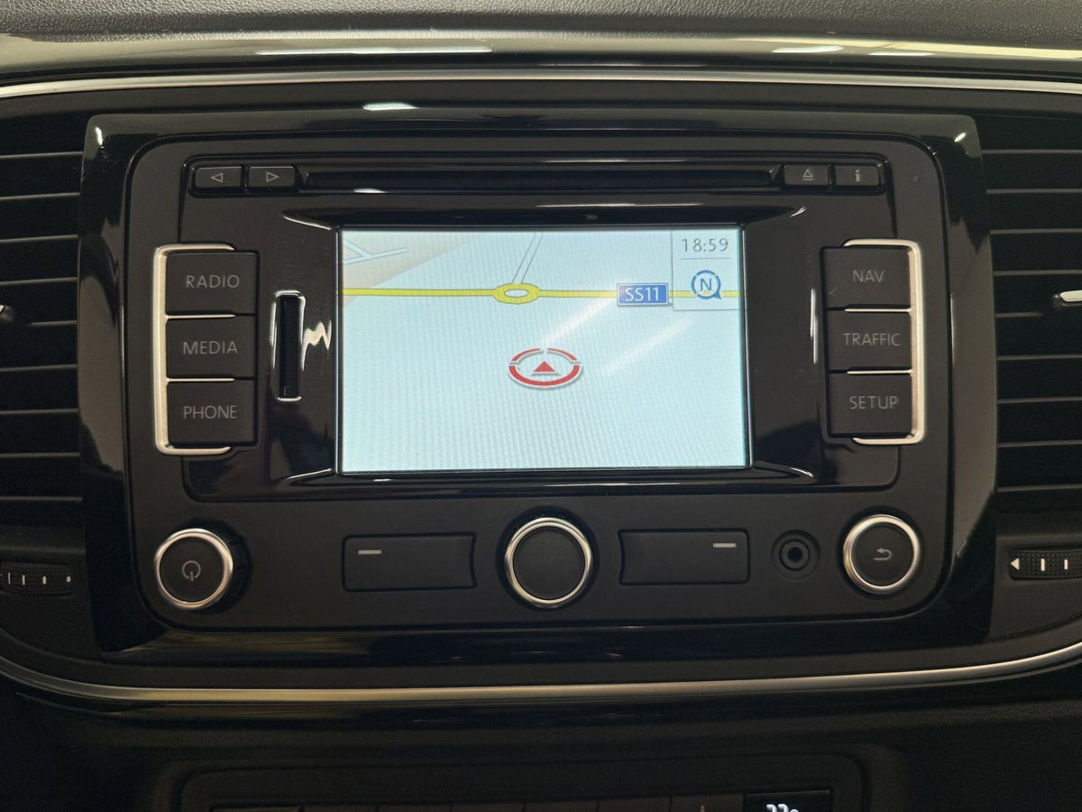 Volkswagen Maggiolino Cabrio 1.2 TSI Design (11)
