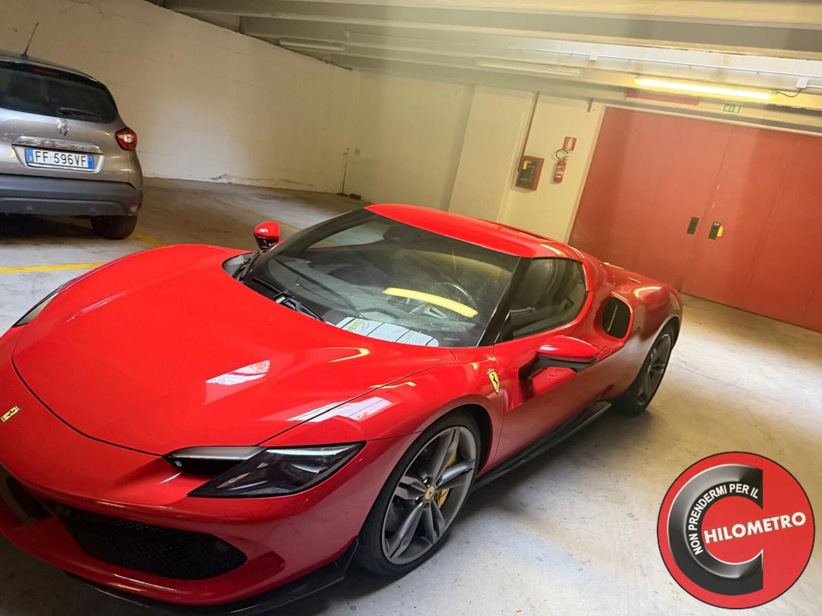 Ferrari 296 Coupé 3.0 GTB (2)