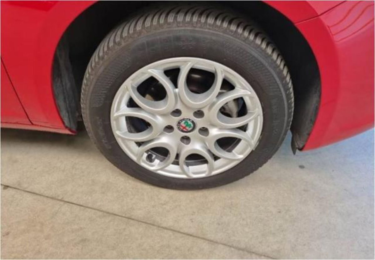 Alfa Romeo Giulietta 1.6 JTDm Business 120cv (6)