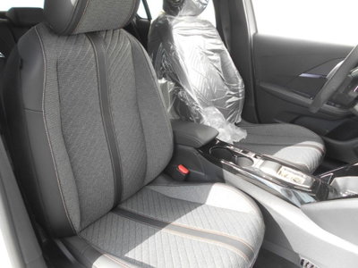 Peugeot 208 motore elettrico 136 CV 5 porte Allure Pack (10)
