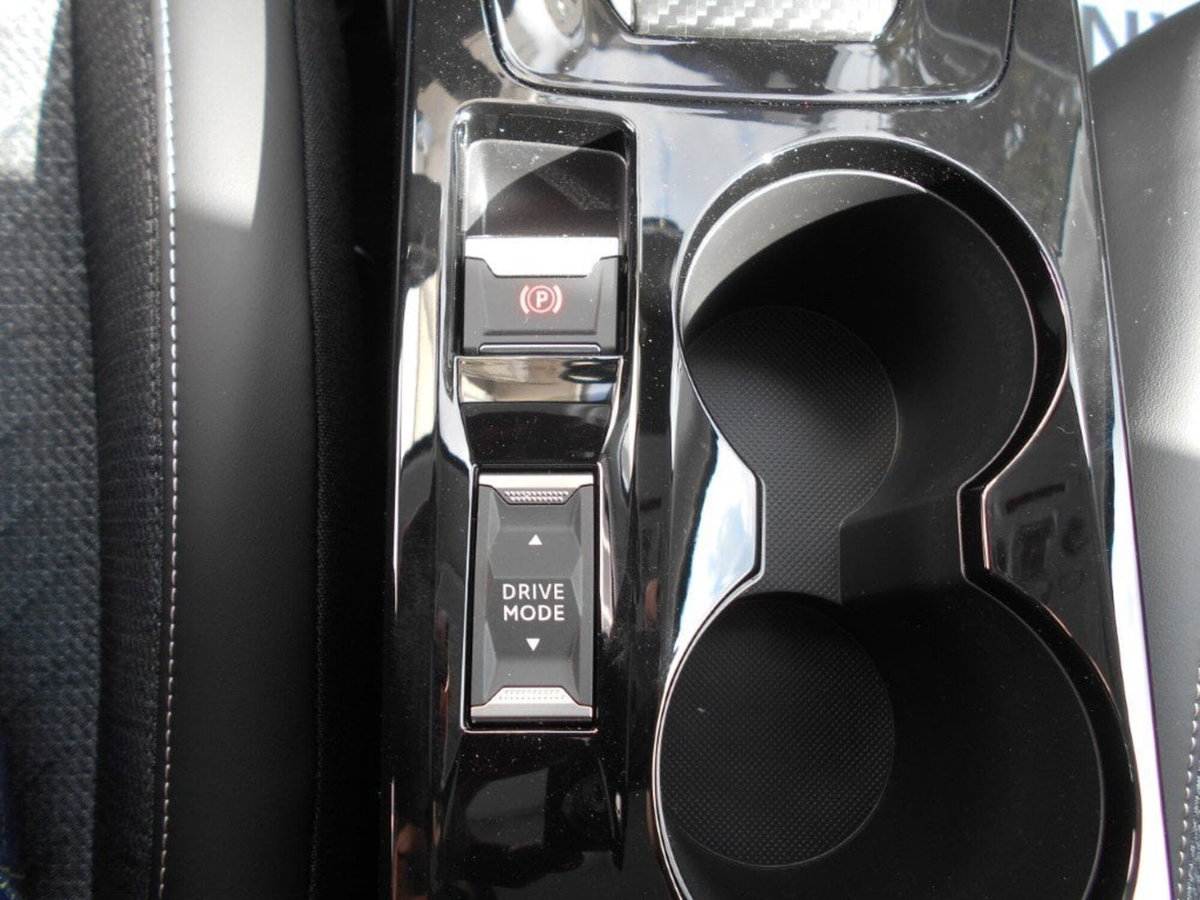 Peugeot 208 motore elettrico 136 CV 5 porte Allure Pack (19)