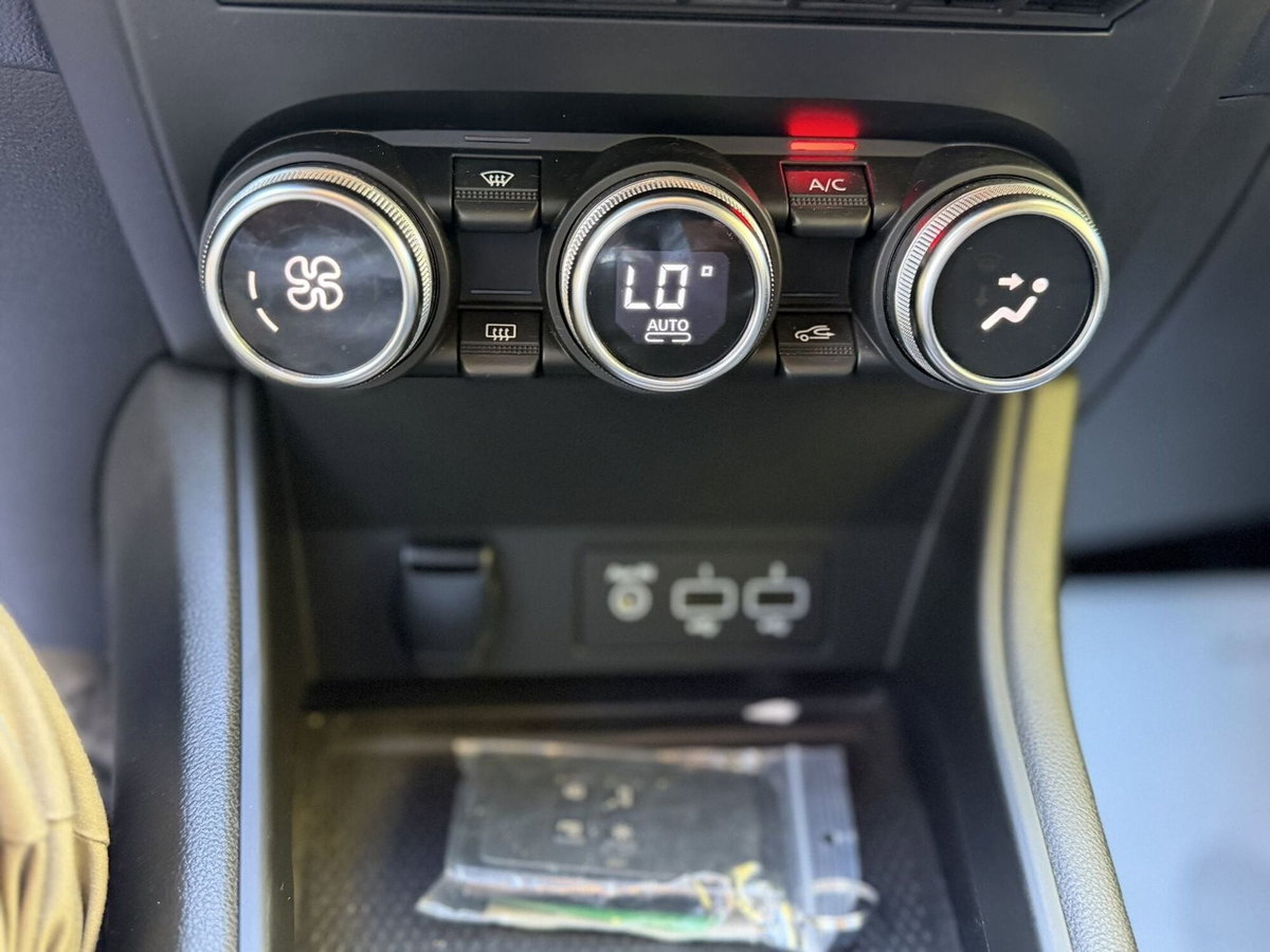Renault Captur TCe 100 CV GPL Techno (13)